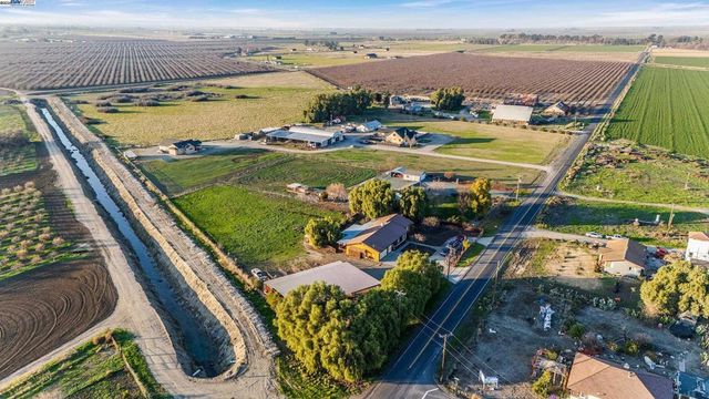 21021 Reeve Rd, Tracy, CA 95304