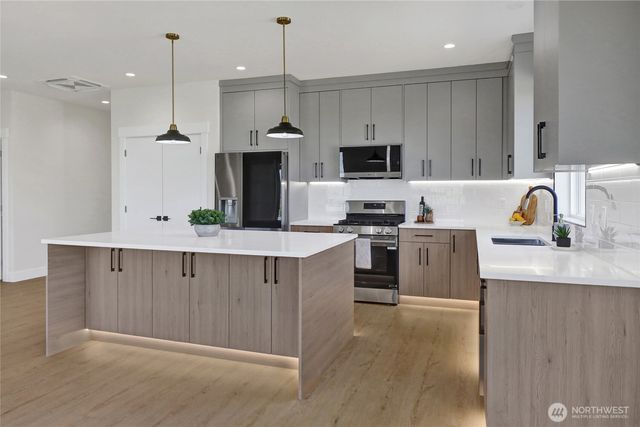 416 W 4th Street, Everson, WA 98247