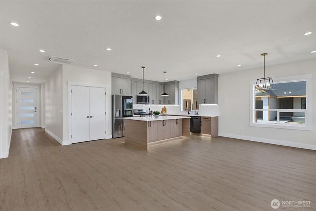 416 W 4th Street, Everson, WA 98247