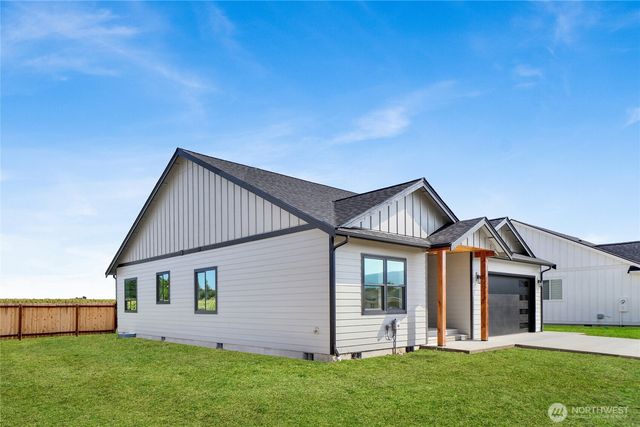 416 W 4th Street, Everson, WA 98247
