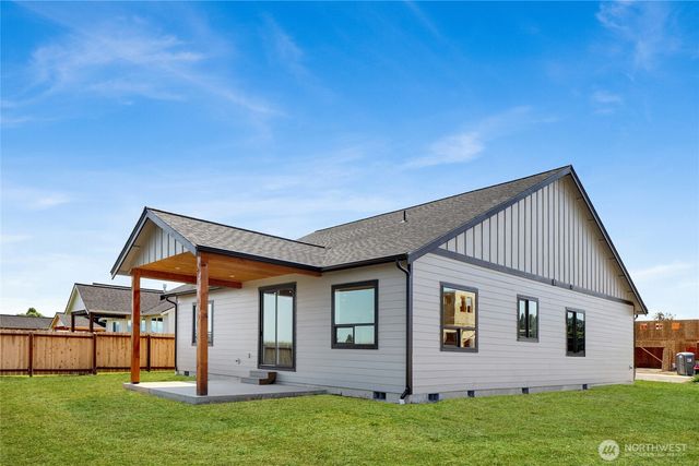 416 W 4th Street, Everson, WA 98247