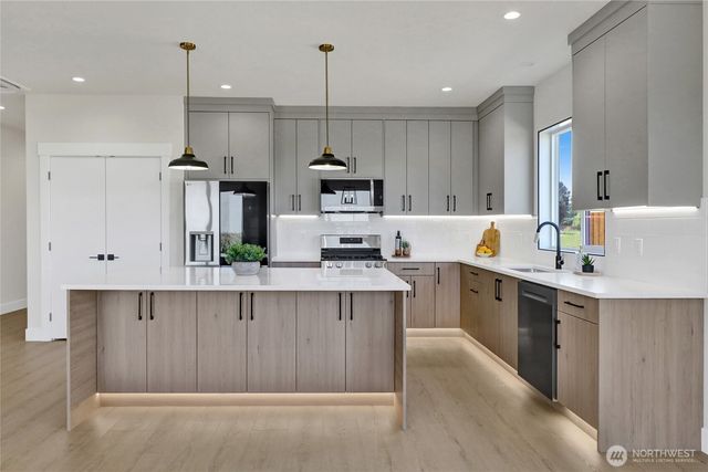416 W 4th Street, Everson, WA 98247