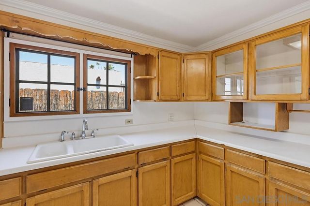 527 K Ave., National City, CA 91950