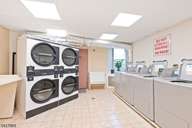 100 E Palisade Ave, Englewood City, NJ 07631