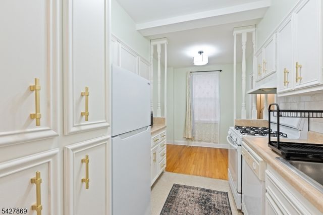 100 E Palisade Ave, Englewood City, NJ 07631