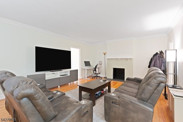 100 E Palisade Ave, Englewood City, NJ 07631
