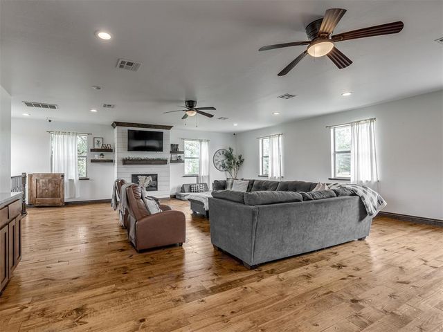 11075 Cindy Lane, Guthrie, OK 73044