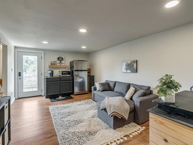 11075 Cindy Lane, Guthrie, OK 73044