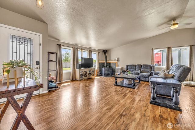10313 School Land Road SW, Rochester, WA 98579