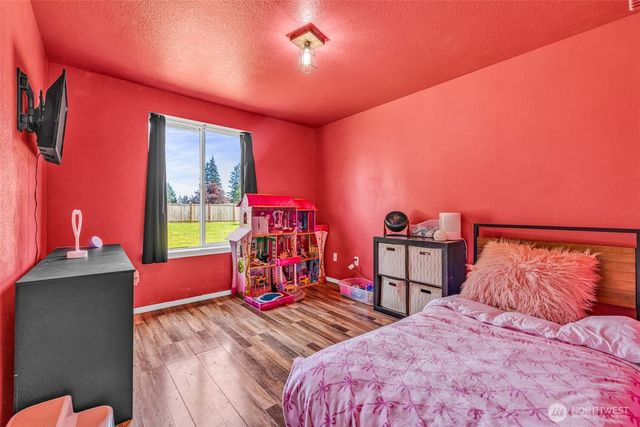10313 School Land Road SW, Rochester, WA 98579