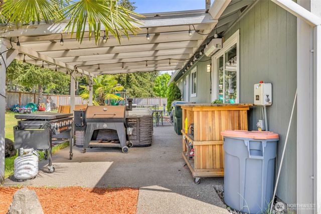10313 School Land Road SW, Rochester, WA 98579
