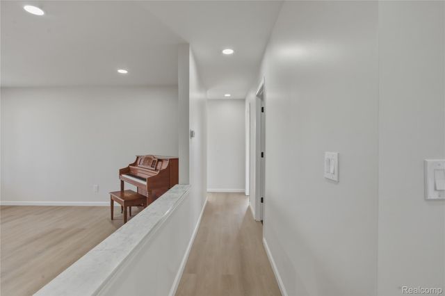 32375 Coventry Place, Warren, MI 48093