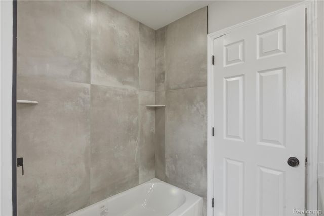 32375 Coventry Place, Warren, MI 48093