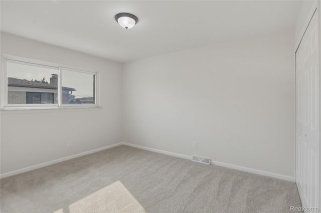 32375 Coventry Place, Warren, MI 48093