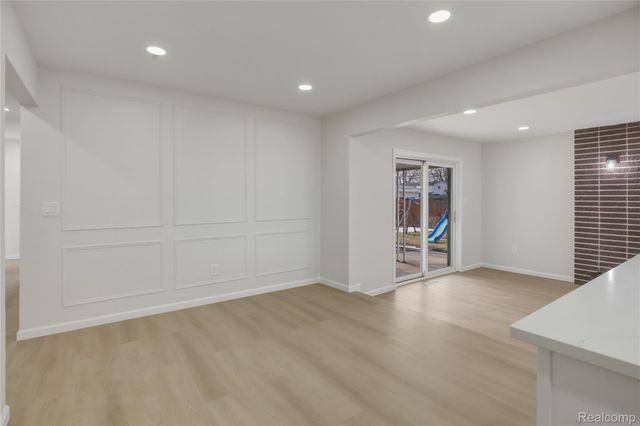 32375 Coventry Place, Warren, MI 48093