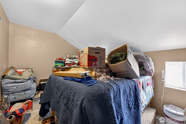 207 W Montana Avenue, Roslyn, WA 98941