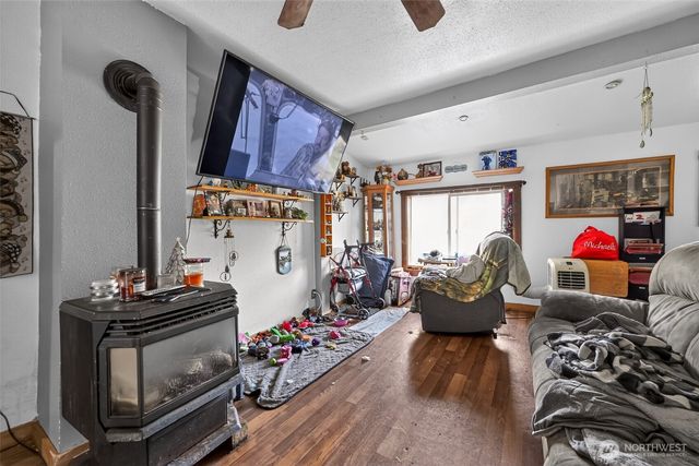 207 W Montana Avenue, Roslyn, WA 98941