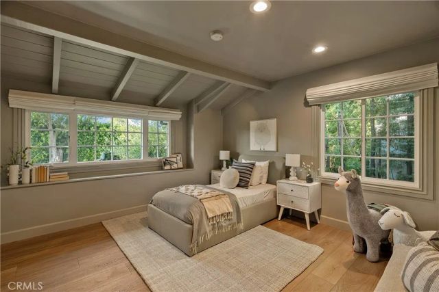 13308 Valley Vista Boulevard, Sherman Oaks, CA 91423