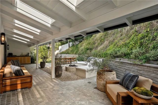 13308 Valley Vista Boulevard, Sherman Oaks, CA 91423