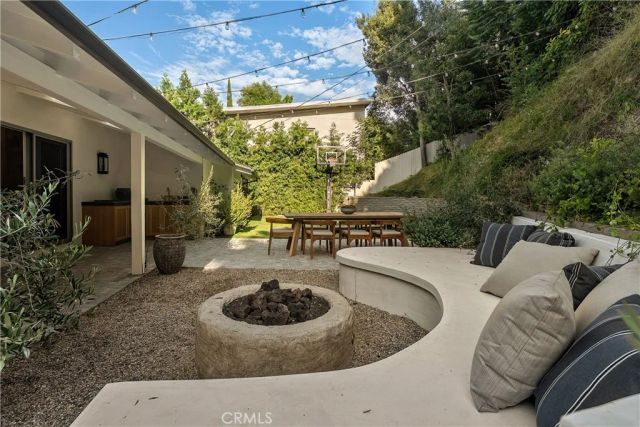 13308 Valley Vista Boulevard, Sherman Oaks, CA 91423