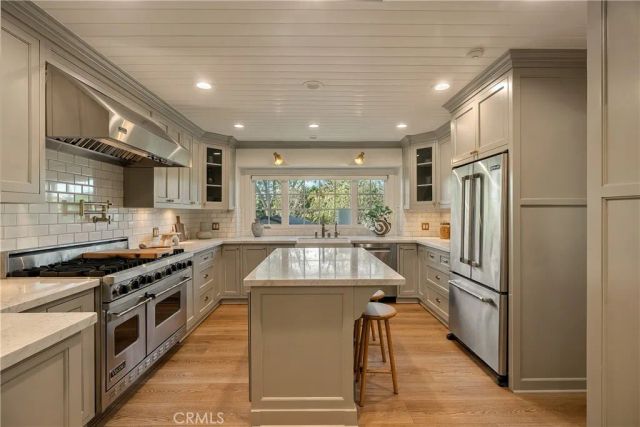13308 Valley Vista Boulevard, Sherman Oaks, CA 91423