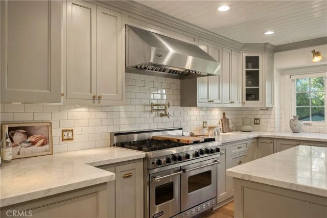 13308 Valley Vista Boulevard, Sherman Oaks, CA 91423