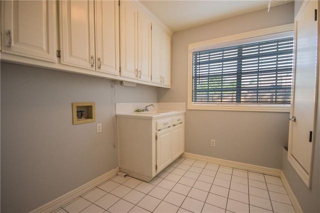 2 Oak Ridge Lane, Bentonville, AR 72712