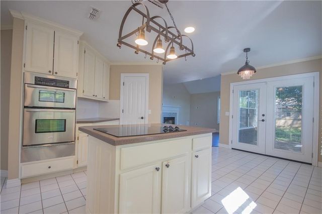 2 Oak Ridge Lane, Bentonville, AR 72712