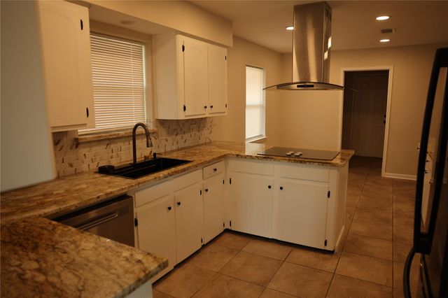 1038 Cottage Oak Lane, Houston, TX 77091