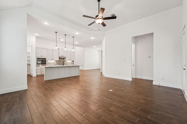 26014 S Outrider Banks, Montgomery, TX 77316