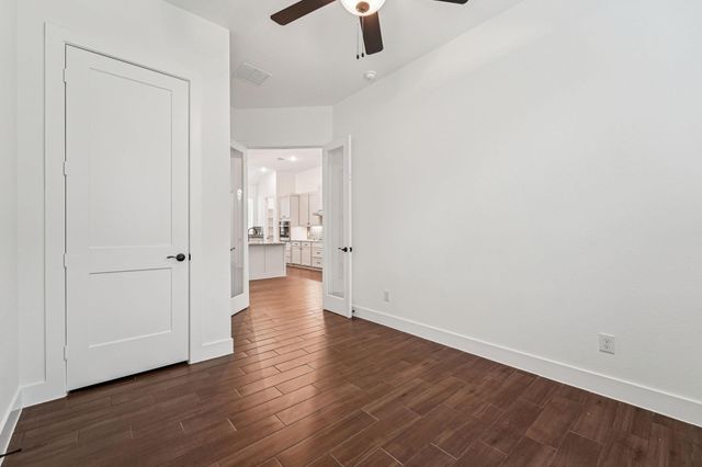 26014 S Outrider Banks, Montgomery, TX 77316