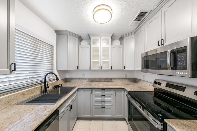 8733-8737 Oak Ave, Orangevale, CA 95662