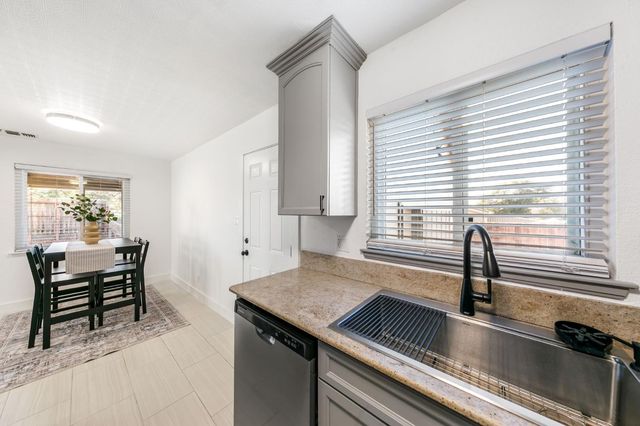 8733-8737 Oak Ave, Orangevale, CA 95662