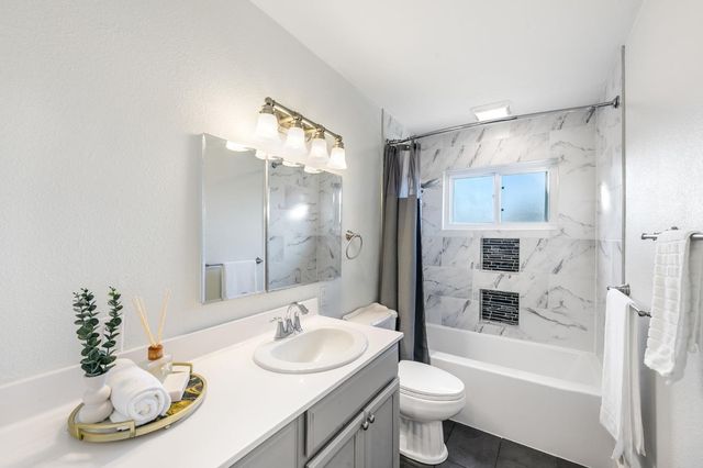 8733-8737 Oak Ave, Orangevale, CA 95662