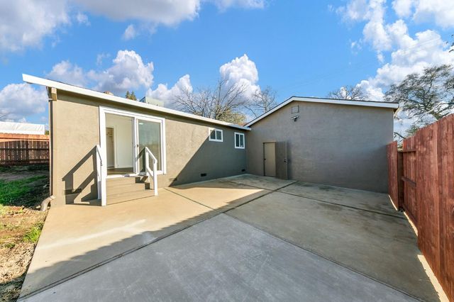 8733-8737 Oak Ave, Orangevale, CA 95662