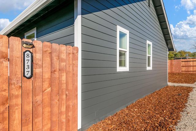 8733-8737 Oak Ave, Orangevale, CA 95662