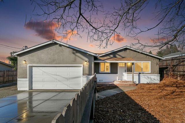 8733-8737 Oak Ave, Orangevale, CA 95662