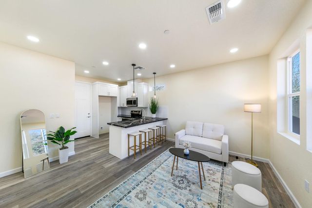 8733-8737 Oak Ave, Orangevale, CA 95662