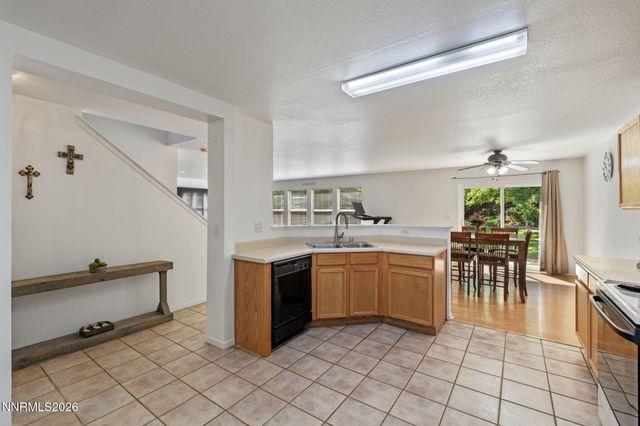 9490 Autumn Leaf Way, Reno, NV 89506