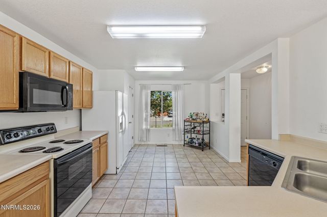 9490 Autumn Leaf Way, Reno, NV 89506