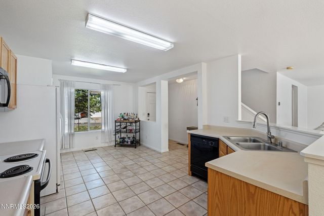 9490 Autumn Leaf Way, Reno, NV 89506