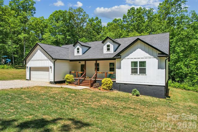 305 Robinson Avenue, Mount Holly, NC 28120