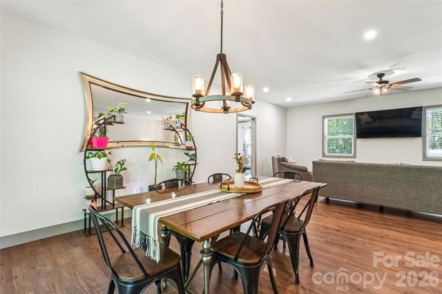 305 Robinson Avenue, Mount Holly, NC 28120