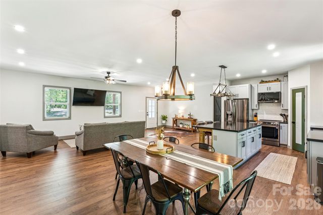 305 Robinson Avenue, Mount Holly, NC 28120