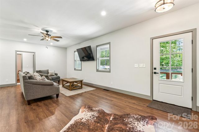 305 Robinson Avenue, Mount Holly, NC 28120