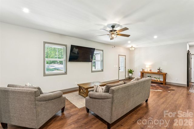 305 Robinson Avenue, Mount Holly, NC 28120