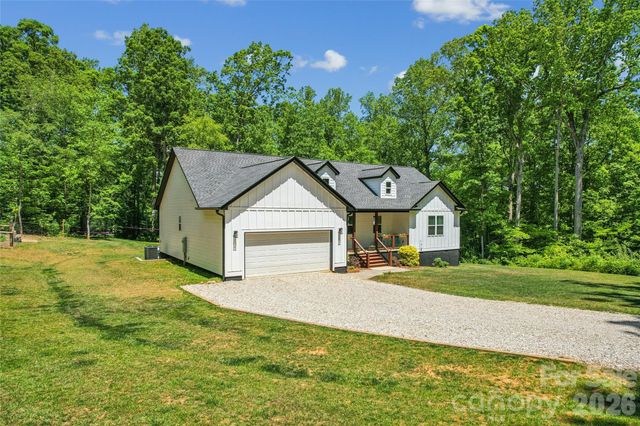 305 Robinson Avenue, Mount Holly, NC 28120