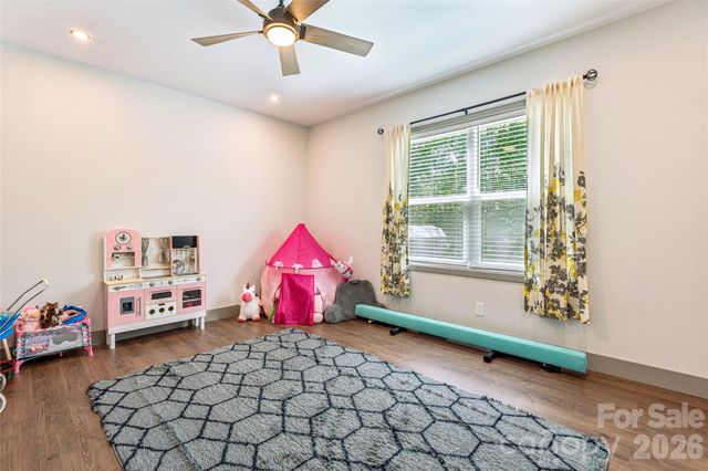 305 Robinson Avenue, Mount Holly, NC 28120