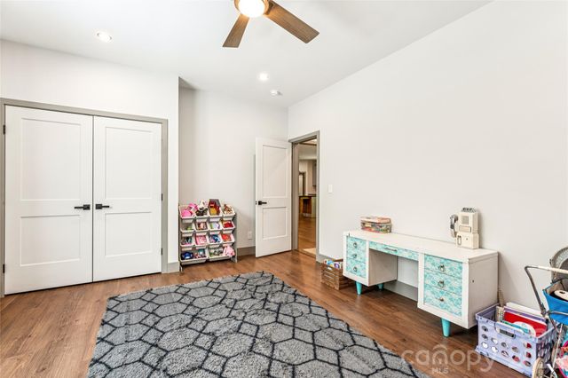 305 Robinson Avenue, Mount Holly, NC 28120