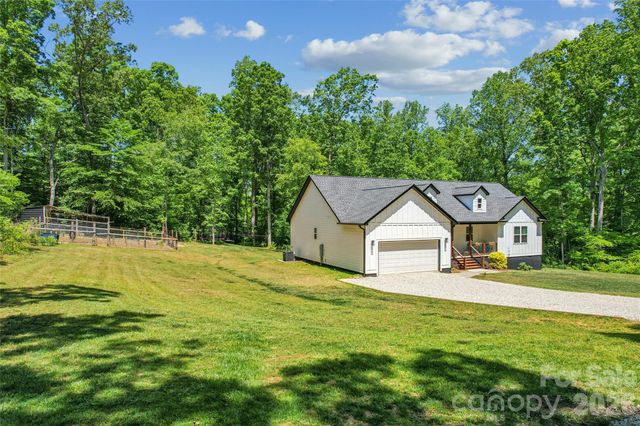 305 Robinson Avenue, Mount Holly, NC 28120